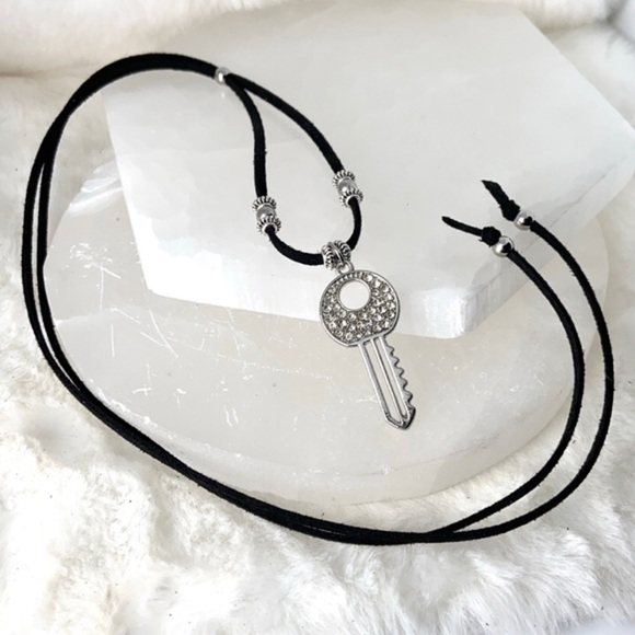 🔴❌ Sale ! key necklace with cz diamonds on black suede cord adjustable boho - Picture 6 of 11